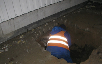 Wykonywanie przecisku pod drogą ul. Sucharskiego w Braniewie październik 2019 r